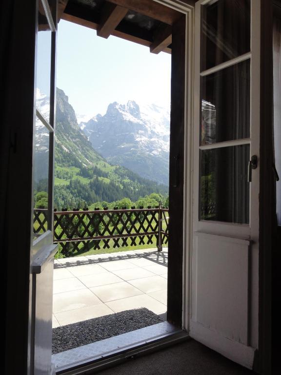 Hotel Bluemlisalp Grindelwald Room photo