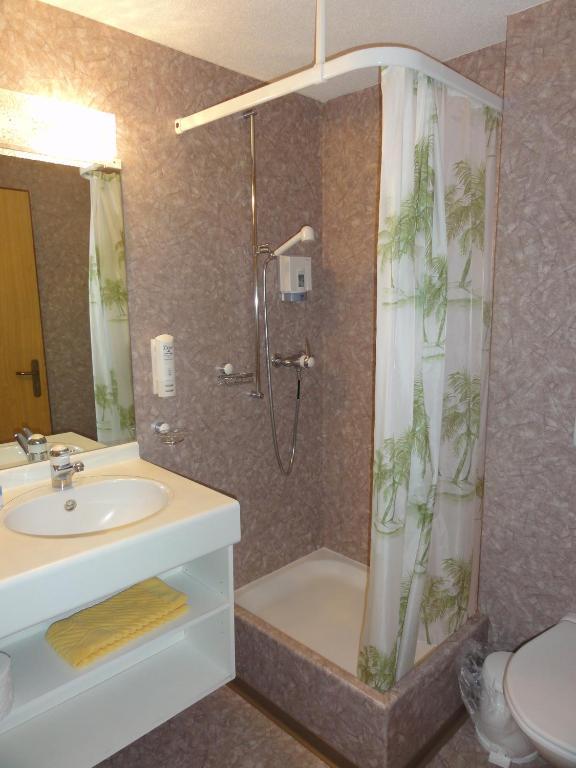 Hotel Bluemlisalp Grindelwald Room photo